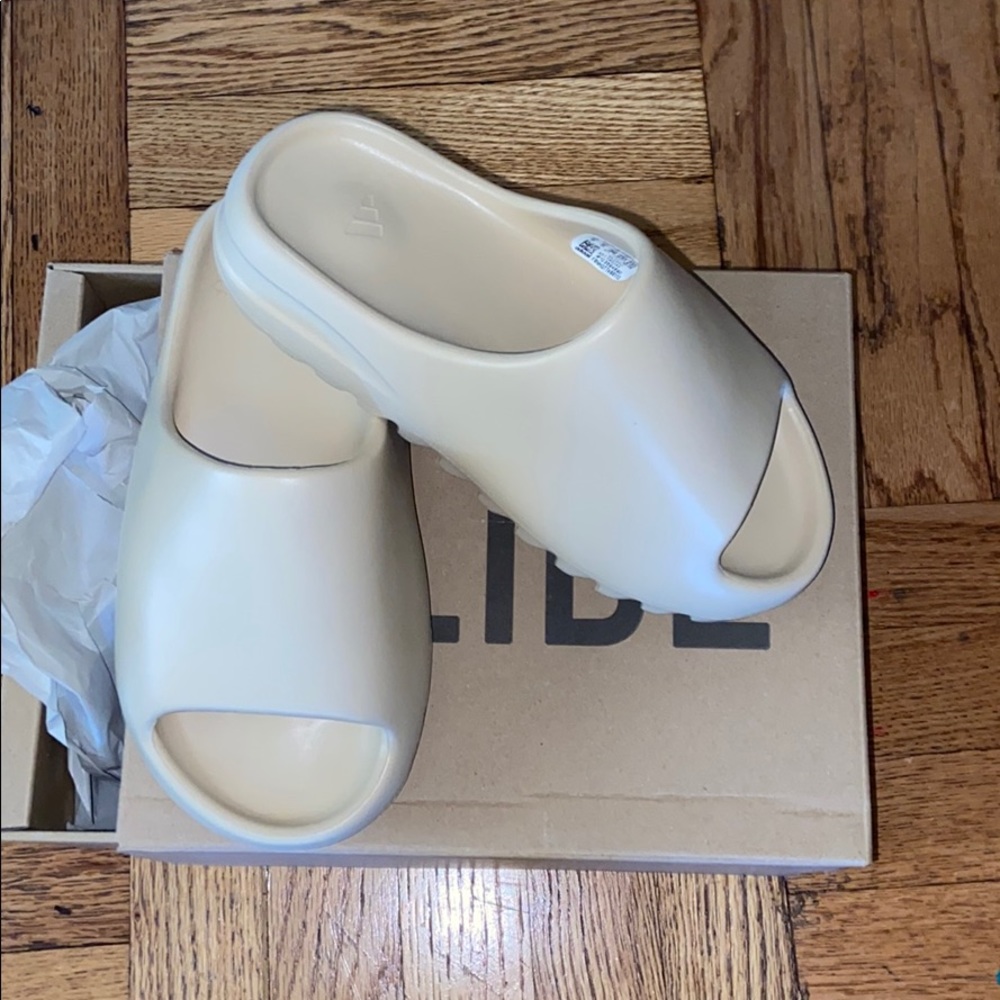 Yeezy Slides **Desert Sand Exclusive**
